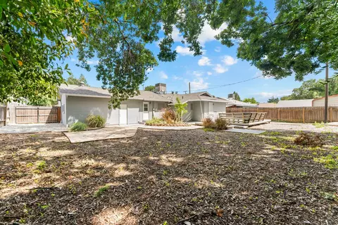 Exterior - 2551 Lillian Ln, Carmichael, CA 95608 photo 10 of 16
