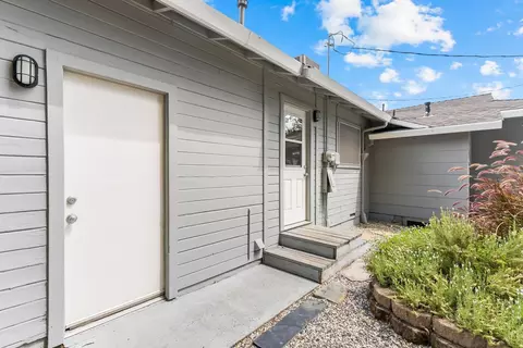 Exterior - 2551 Lillian Ln, Carmichael, CA 95608 photo 5 of 16