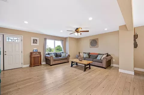 Living - 4820 Pilot View Dr, Pilot Hill, CA 95664 photo 2 of 3