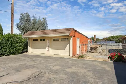 Exterior - 2465 W Vernalis, Tracy, CA 95304 photo 16 of 17