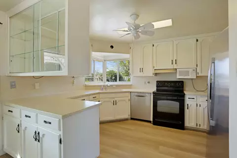 Kitchen - 2465 W Vernalis, Tracy, CA 95304 photo 2 of 4