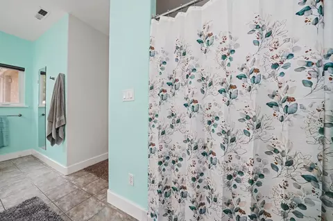 Bath - 18461 Shake Ridge Rd, Sutter Creek, CA 95685 photo 3 of 5