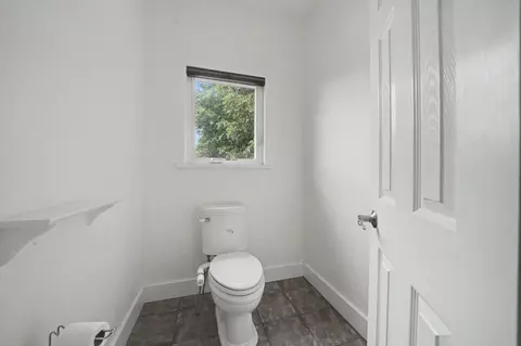Bath - 18461 Shake Ridge Rd, Sutter Creek, CA 95685 photo 4 of 5