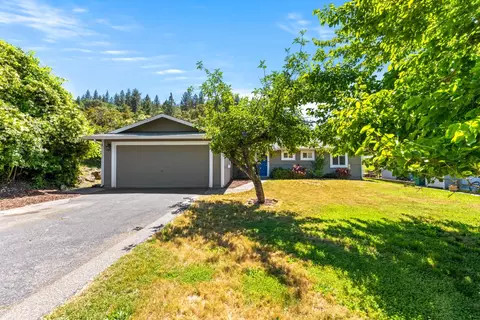 13806 Torrey Pines Dr, Auburn, CA 95602