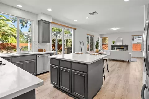 Kitchen - 402 Payton Ct, Tracy, CA 95377 photo 1 of 9