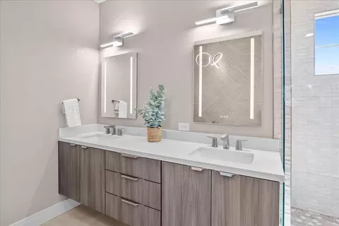 Bath - 402 Payton Ct, Tracy, CA 95377 photo 5 of 9