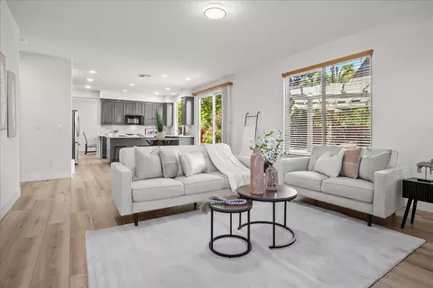 Living - 402 Payton Ct, Tracy, CA 95377 photo 6 of 6