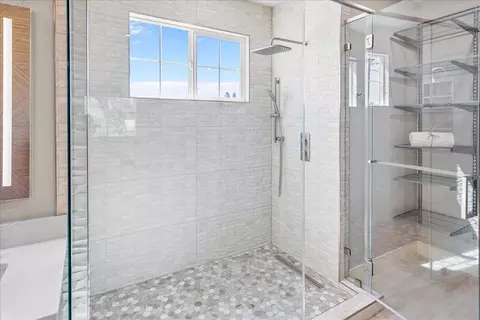 Bath - 402 Payton Ct, Tracy, CA 95377 photo 7 of 9