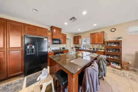 Kitchen - 1320 Camilla St, Manteca, CA 95337 photo 2 of 2