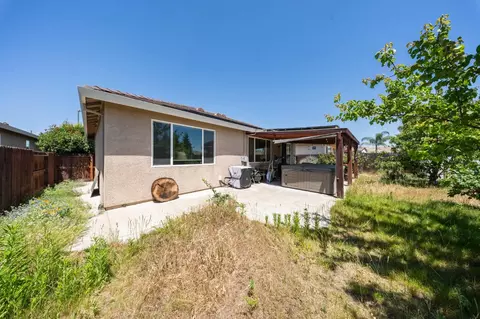Exterior - 1320 Camilla St, Manteca, CA 95337 photo 2 of 3