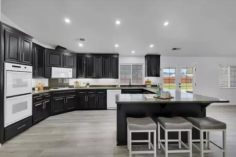 Kitchen - 2734 Maple St, Sutter, CA 95982 photo 3 of 12