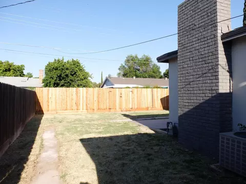 Exterior - 1822 Joaquin St, Modesto, CA 95350 photo 8 of 11
