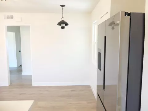 Entry Way - 1822 Joaquin St, Modesto, CA 95350 photo 2 of 3
