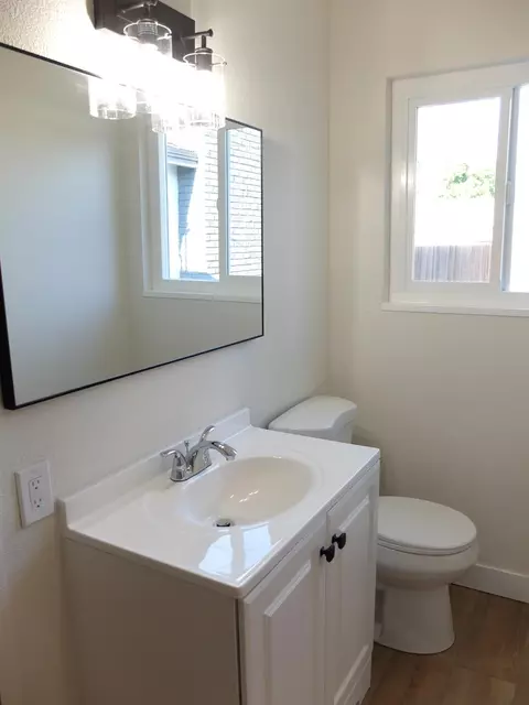 Bath - 1822 Joaquin St, Modesto, CA 95350 photo 1 of 5
