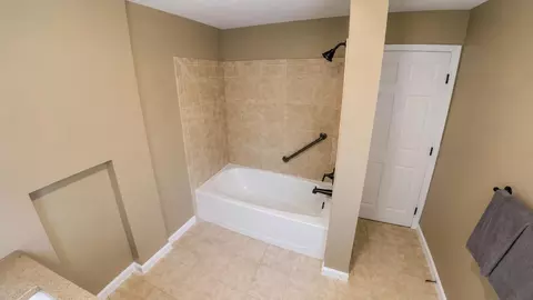 Bath - 5800 Wilkinson Ln, Burson, CA 95225 photo 3 of 5