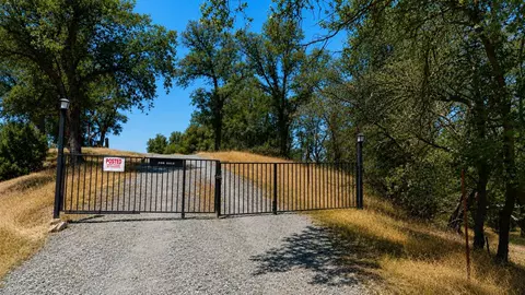 Exterior - 5800 Wilkinson Ln, Burson, CA 95225 photo 2 of 3