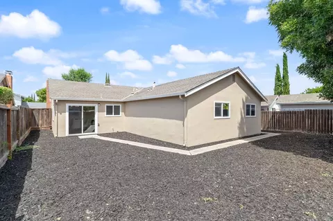 Exterior - 688 Chestnut Ave, Tracy, CA 95376 photo 5 of 9