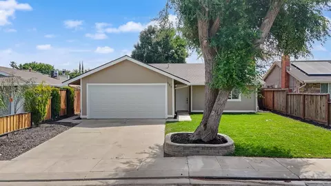 688 Chestnut Ave, Tracy, CA 95376