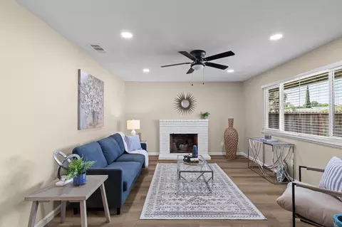 Living - 688 Chestnut Ave, Tracy, CA 95376 photo 1 of 2