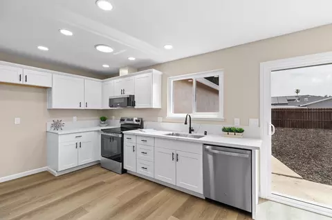 Kitchen - 688 Chestnut Ave, Tracy, CA 95376 photo 1 of 2