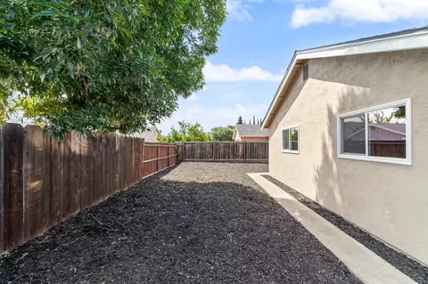 Exterior - 688 Chestnut Ave, Tracy, CA 95376 photo 8 of 9