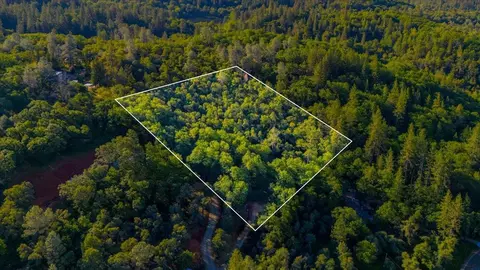 16095 Auburn Rd, Grass Valley, CA 95949