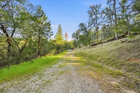 16095 Auburn Rd, Grass Valley, CA 95949 photo 2