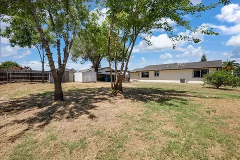 Exterior - 1994 18th St, Olivehurst, CA 95961 photo 8 of 10