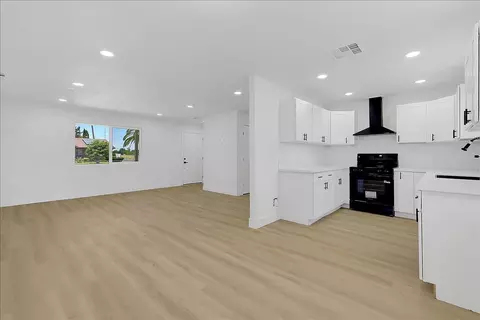 Living - 1994 18th St, Olivehurst, CA 95961 photo 6 of 6