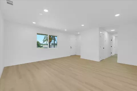 Living - 1994 18th St, Olivehurst, CA 95961 photo 3 of 6