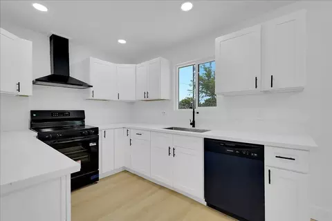 Kitchen - 1994 18th St, Olivehurst, CA 95961 photo 2 of 3