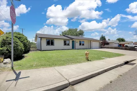 Exterior - 1994 18th St, Olivehurst, CA 95961 photo 4 of 10