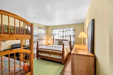 Bedroom - 1051 Sandalwood Dr, Murphys, CA 95247 photo 4 of 8