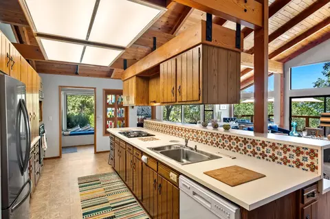Kitchen - 1051 Sandalwood Dr, Murphys, CA 95247 photo 4 of 10
