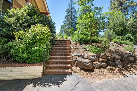 Exterior - 1051 Sandalwood Dr, Murphys, CA 95247 photo 10 of 11
