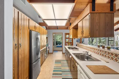 Kitchen - 1051 Sandalwood Dr, Murphys, CA 95247 photo 3 of 10