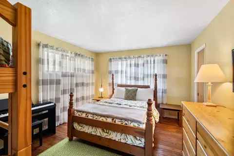 Bedroom - 1051 Sandalwood Dr, Murphys, CA 95247 photo 5 of 8