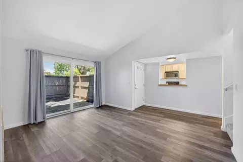 6239 Riverside Blvd #2, Sacramento, CA 95831
