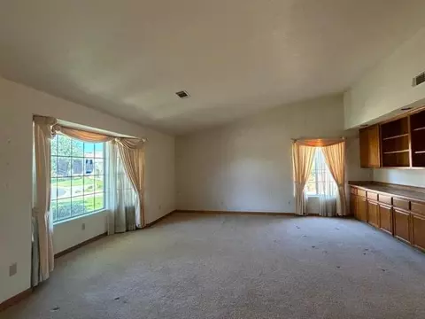 Living - 362 Garden Circle Dr, Manteca, CA 95336 photo 1 of 5