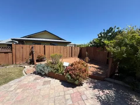 Exterior - 362 Garden Circle Dr, Manteca, CA 95336 photo 8 of 14