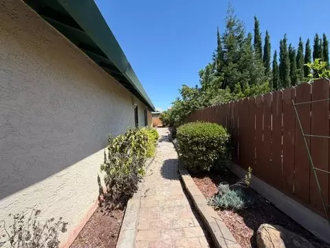 Exterior - 362 Garden Circle Dr, Manteca, CA 95336 photo 6 of 14