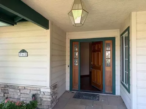 Entry Way - 362 Garden Circle Dr, Manteca, CA 95336 photo 1 of 2