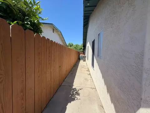 Exterior - 362 Garden Circle Dr, Manteca, CA 95336 photo 5 of 14