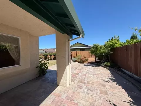 Exterior - 362 Garden Circle Dr, Manteca, CA 95336 photo 7 of 14