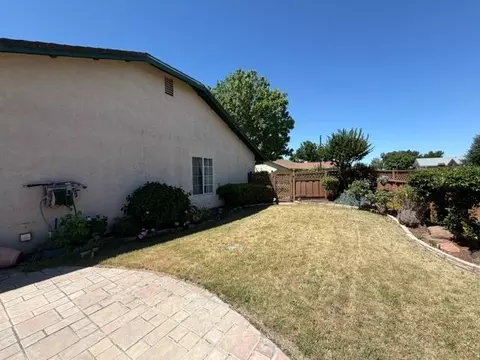 Exterior - 362 Garden Circle Dr, Manteca, CA 95336 photo 10 of 14