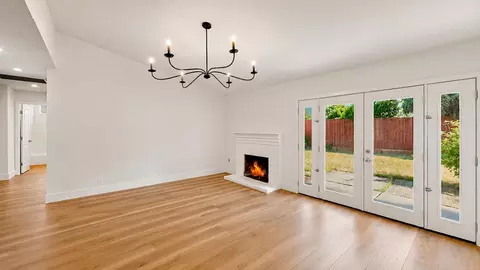 Living - 205 Oakhurst Ct, Merced, CA 95340 photo 5 of 11