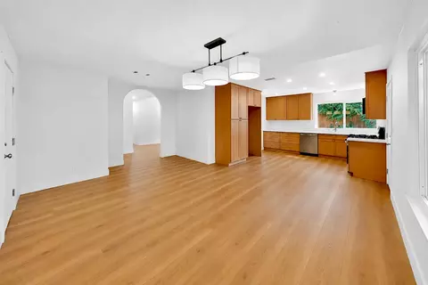 Living - 205 Oakhurst Ct, Merced, CA 95340 photo 10 of 11