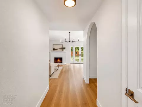 Entry Way - 205 Oakhurst Ct, Merced, CA 95340 photo 3 of 7