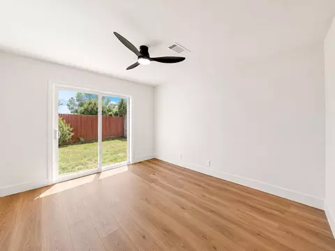 Bedroom - 205 Oakhurst Ct, Merced, CA 95340 photo 13 of 17
