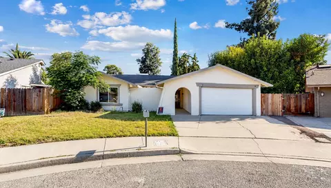 Exterior - 205 Oakhurst Ct, Merced, CA 95340 photo 2 of 11